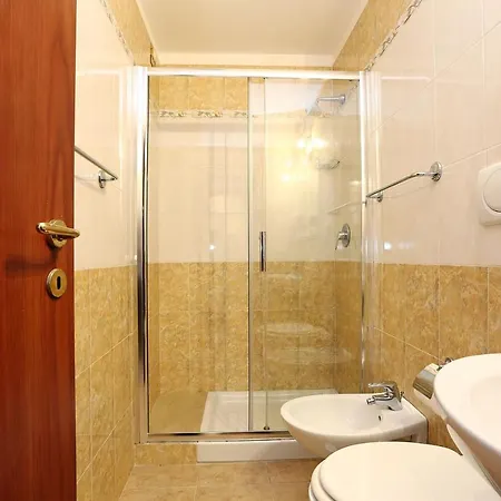 Adorasuite 3* Рим