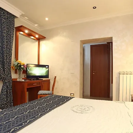Adorasuite 3*
