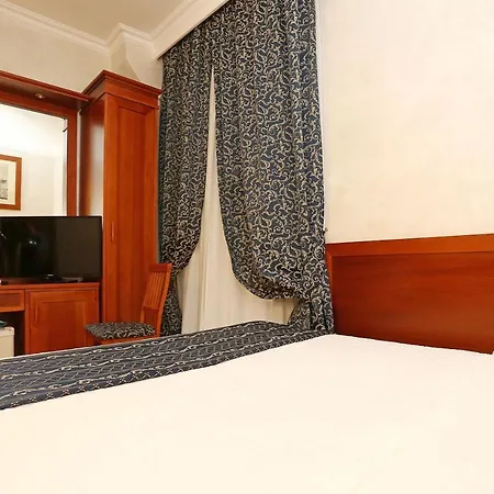 Adorasuite 3* Рим
