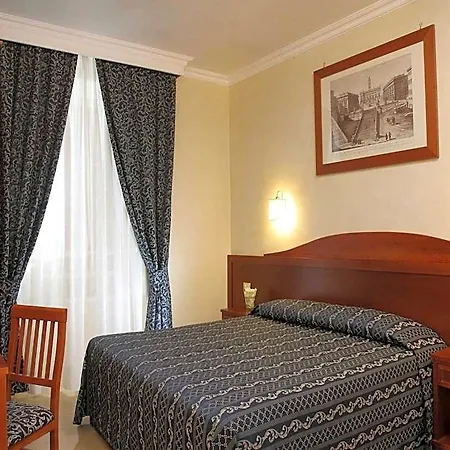 Adorasuite Bed & Breakfast Rom