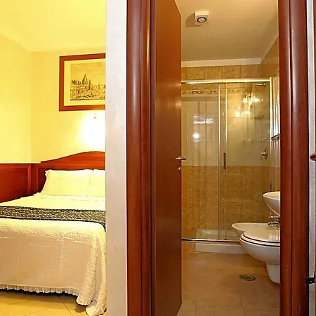Adorasuite Bed & Breakfast Rom