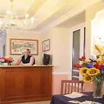 Adorasuite 3*
