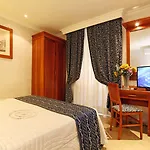 Adorasuite 3*