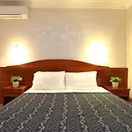 Adorasuite 3*